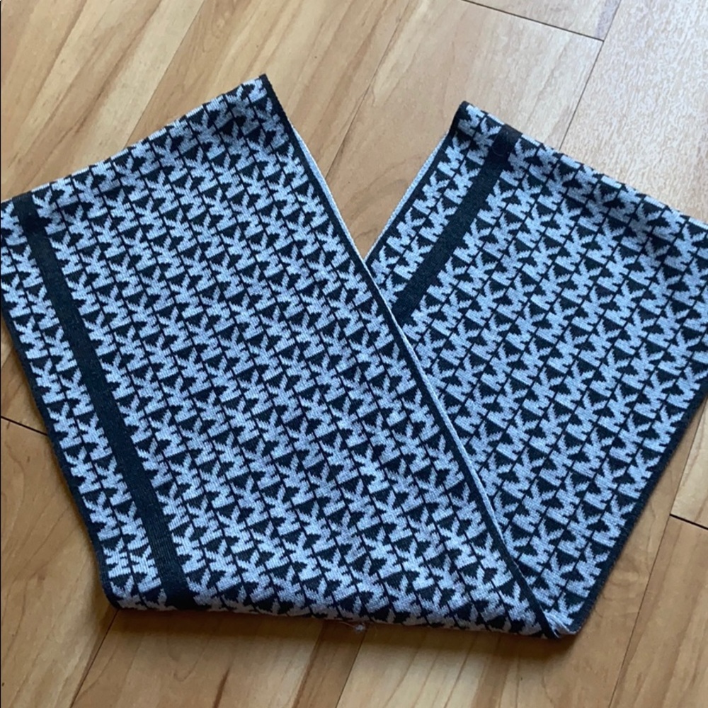 Michael Kors Infinity Scarf